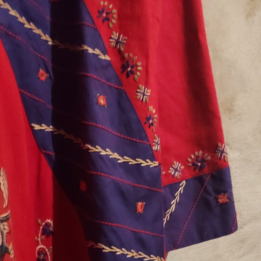 Vintage 1970's Indian caftan w/ gilded beading & embroidery - Picture 10 of 15